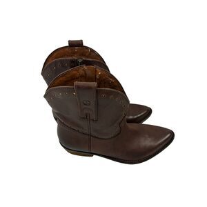 Lucky brand women’s‎ 8 ankle cowboy boots (peeling inside)